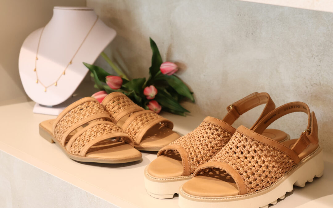 Schuhe mit Lochmuster